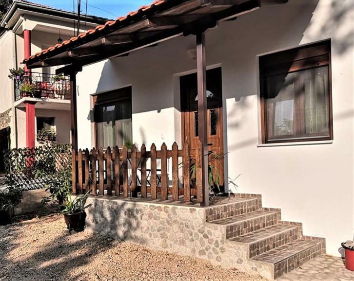 The Little Gem Under The Rocks Apartment Kastraki  ภายนอก รูปภาพ
