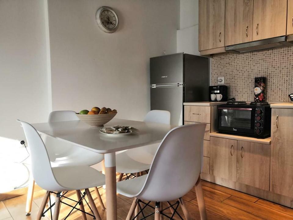 The Little Gem Under The Rocks Apartment Kastraki  ภายนอก รูปภาพ