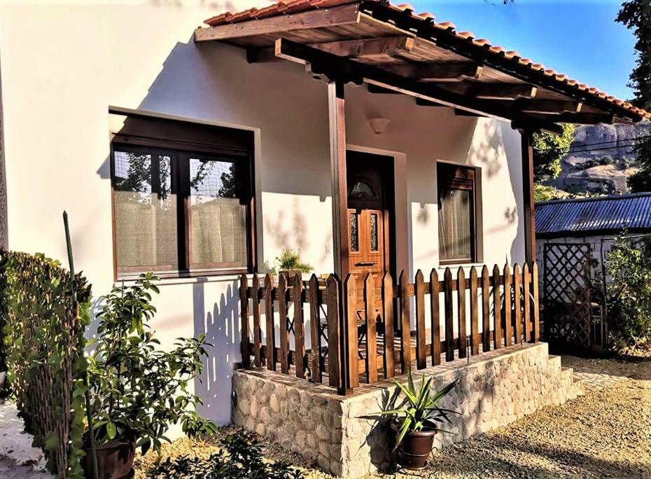 The Little Gem Under The Rocks Apartment Kastraki  ภายนอก รูปภาพ
